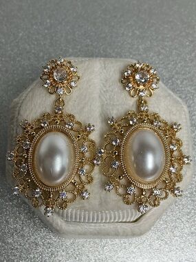 Vintage-Inspired Pearl Filigree Drop Earrings Goldtone